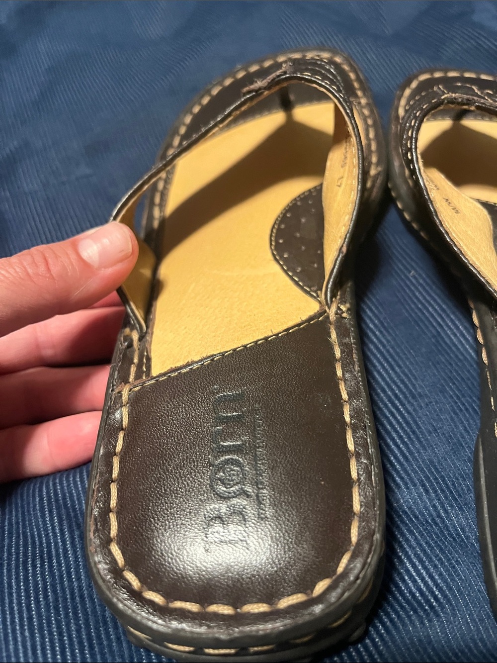 Born Brown Leather Women’s Sandals with Tan Footbed - Picture 3 of 6